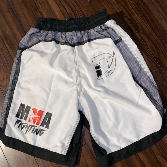 DEFY MMA Fight/Training Shorts Excellent Condition - Picture 2 of 2
